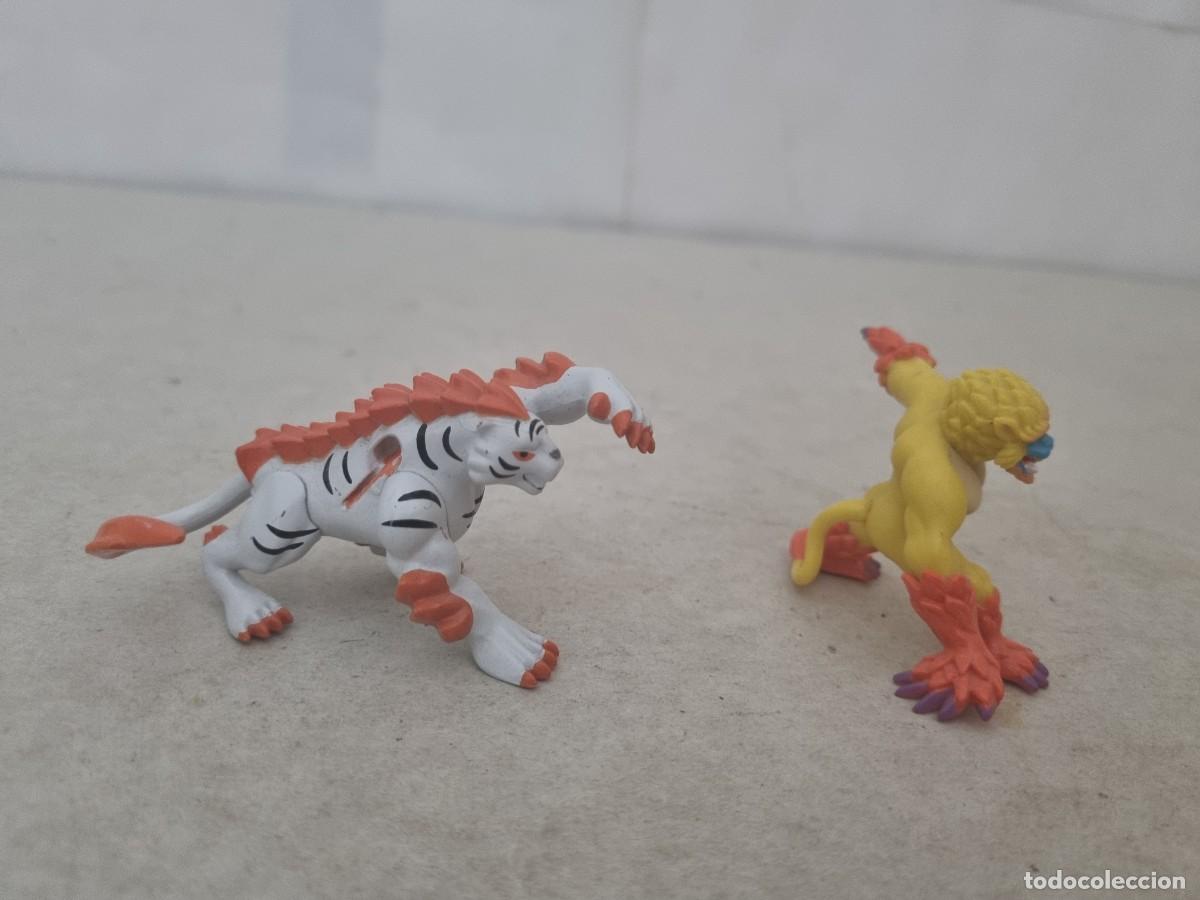 Figuras de goma y PVC: Lote de 5 mu&ntilde;ecos invizimals - Foto 14