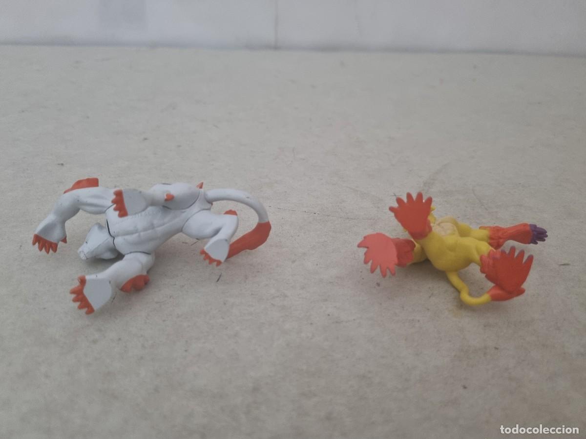 Figuras de goma y PVC: Lote de 5 mu&ntilde;ecos invizimals - Foto 17