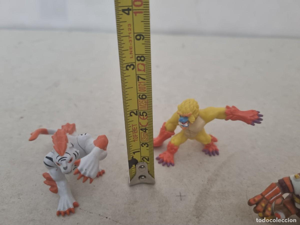 Figuras de goma y PVC: Lote de 5 mu&ntilde;ecos invizimals - Foto 18