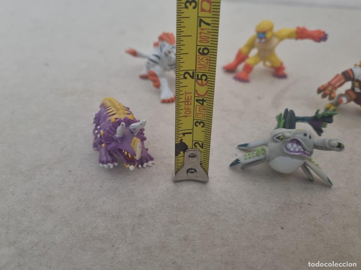 Figuras de goma y PVC: Lote de 5 mu&ntilde;ecos invizimals - Foto 19