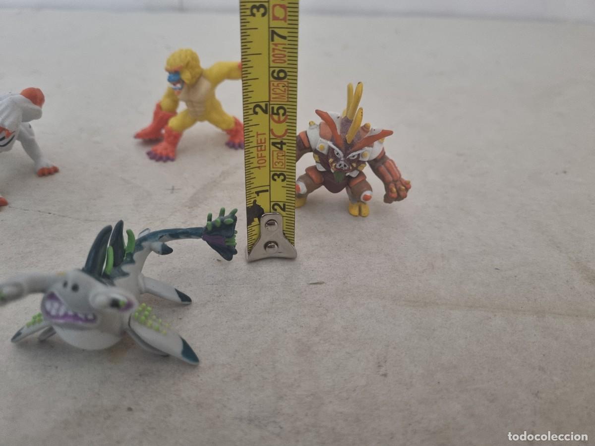 Figuras de goma y PVC: Lote de 5 mu&ntilde;ecos invizimals - Foto 20