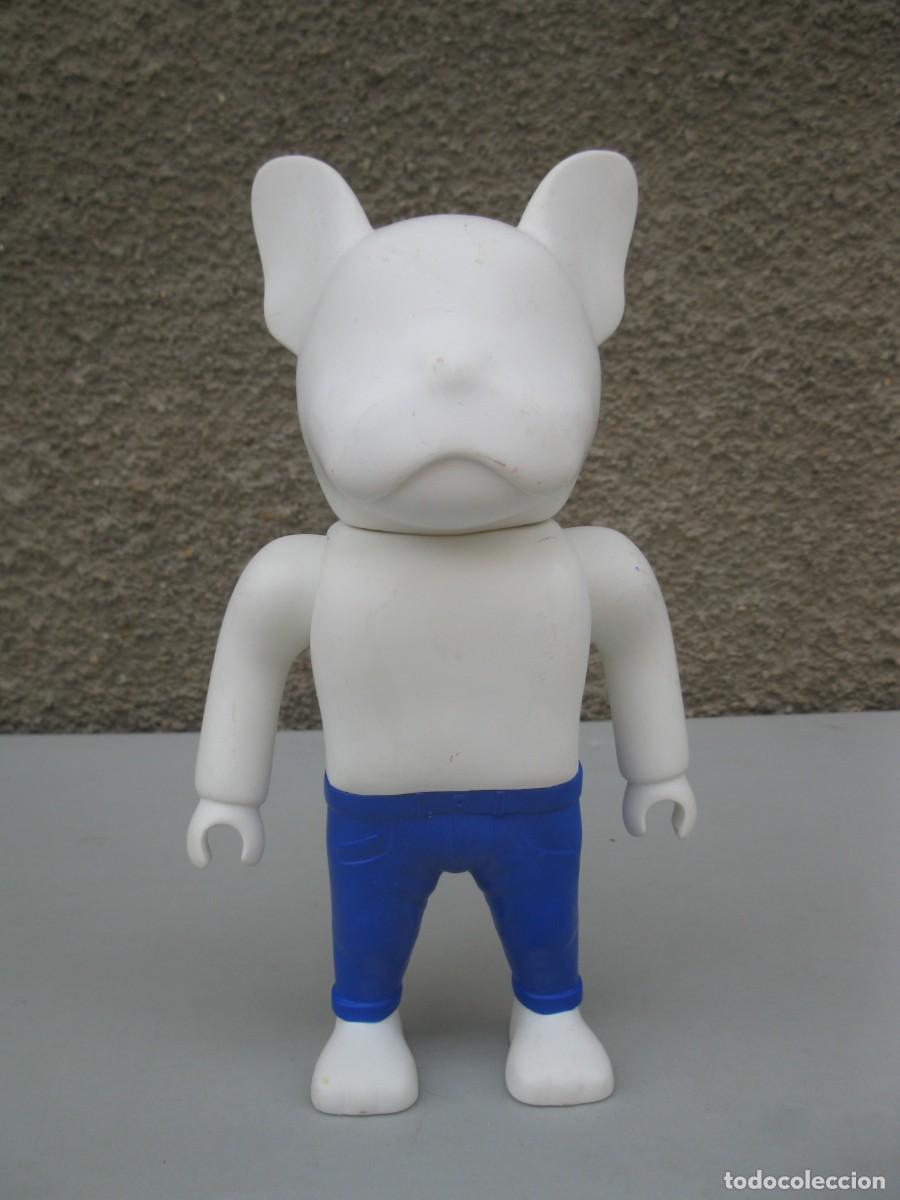 Figuras de Goma y PVC: BULLDOG FRANC&Eacute;S CON CUERPO HUMANO - JACK & JONES - FIGURA PROMOCIONAL.