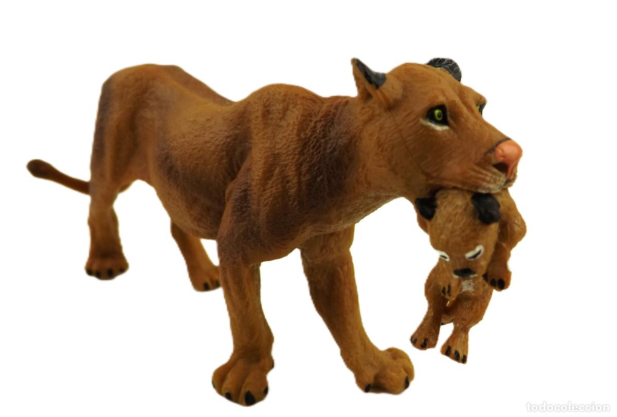 Figuras de goma y PVC: Original Papo Leona con cachorro - Foto 2