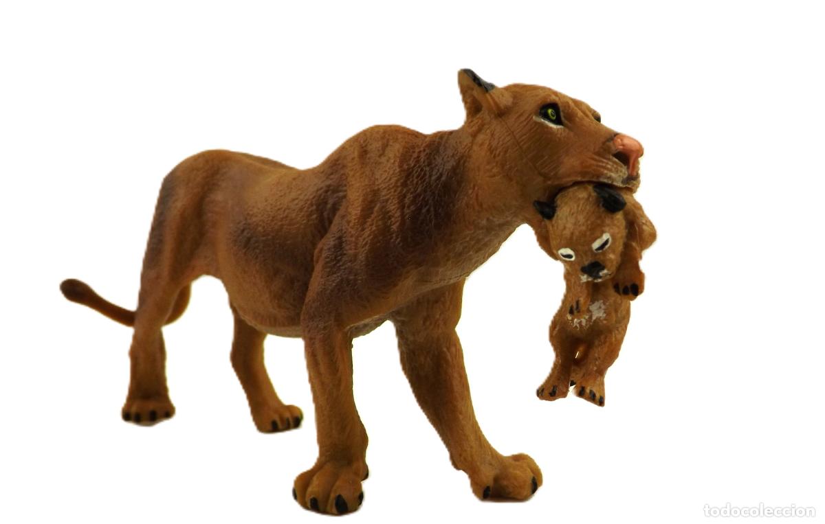 Figuras de goma y PVC: Original Papo Leona con cachorro - Foto 1