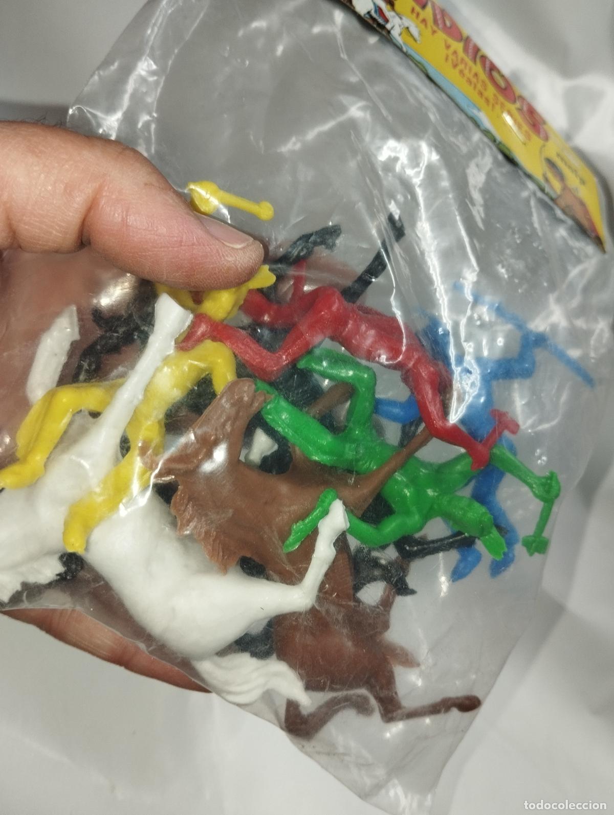 Figuras de goma y PVC: BOLSA DE INDIOS MOIP A&Ntilde;OS OCHENTA - Foto 3