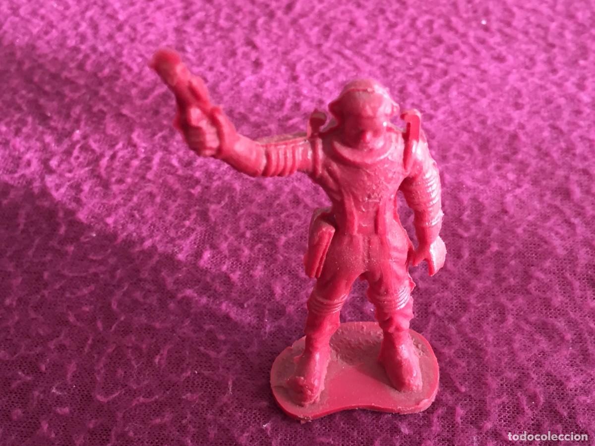 Figuras de Goma y PVC: Antigua Figura de Astronauta en Pl&aacute;stico Monocromo . A&ntilde;o 1970s