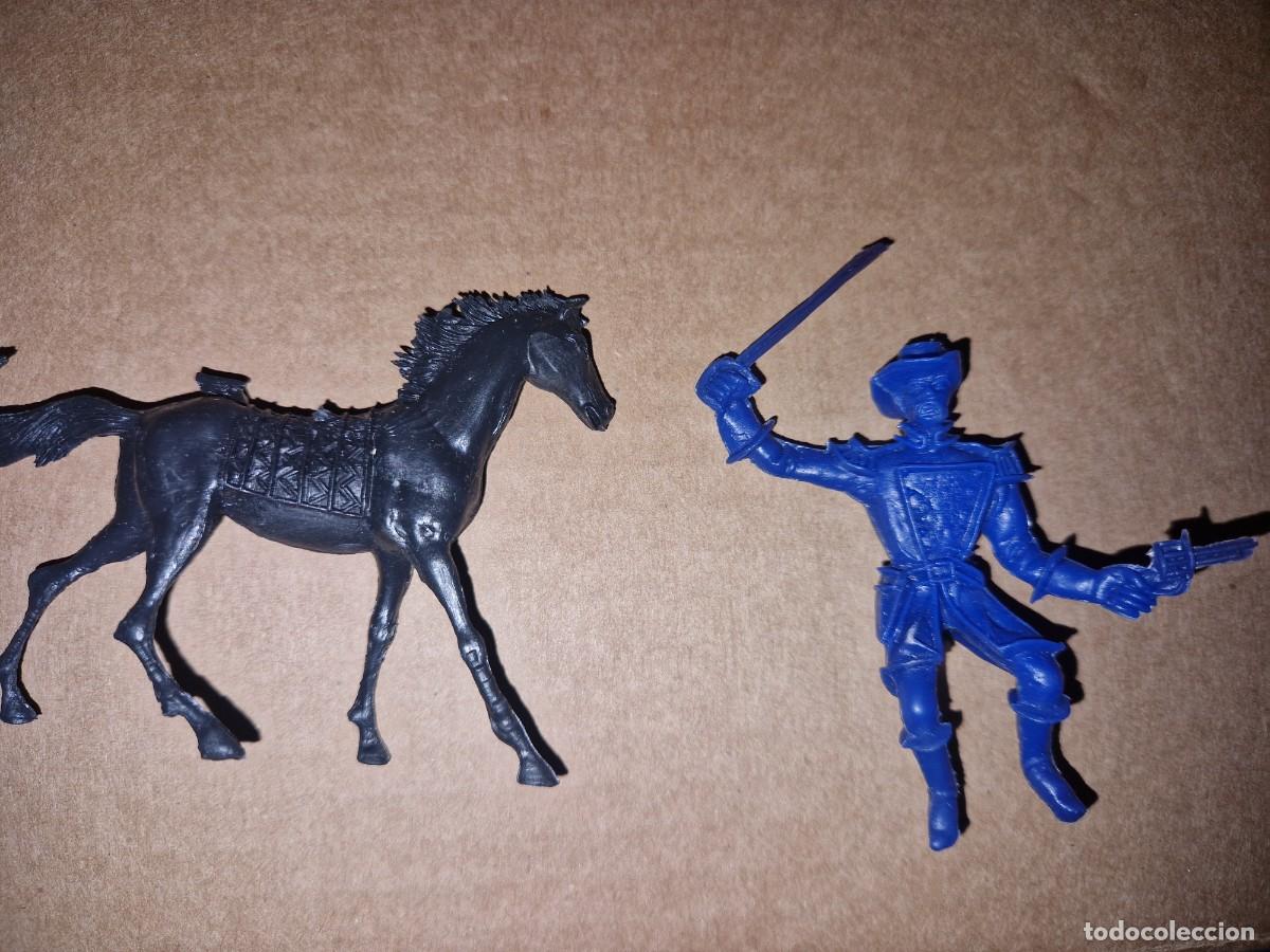 Figuras de Goma y PVC: Antigua Figura del Oeste en Pl&aacute;stico. Soldado Federal a Caballo.