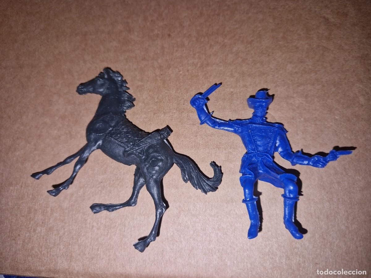 Figuras de Goma y PVC: Antigua Figura del Oeste en Pl&aacute;stico. Soldado Federal a Caballo.