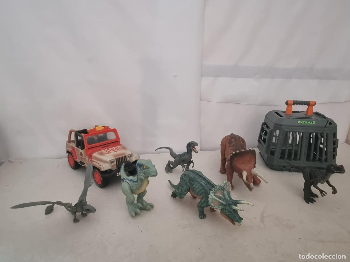 Figuras de Goma y PVC: Lote de 6 dinosaurios y veh&iacute;culos de pvc
