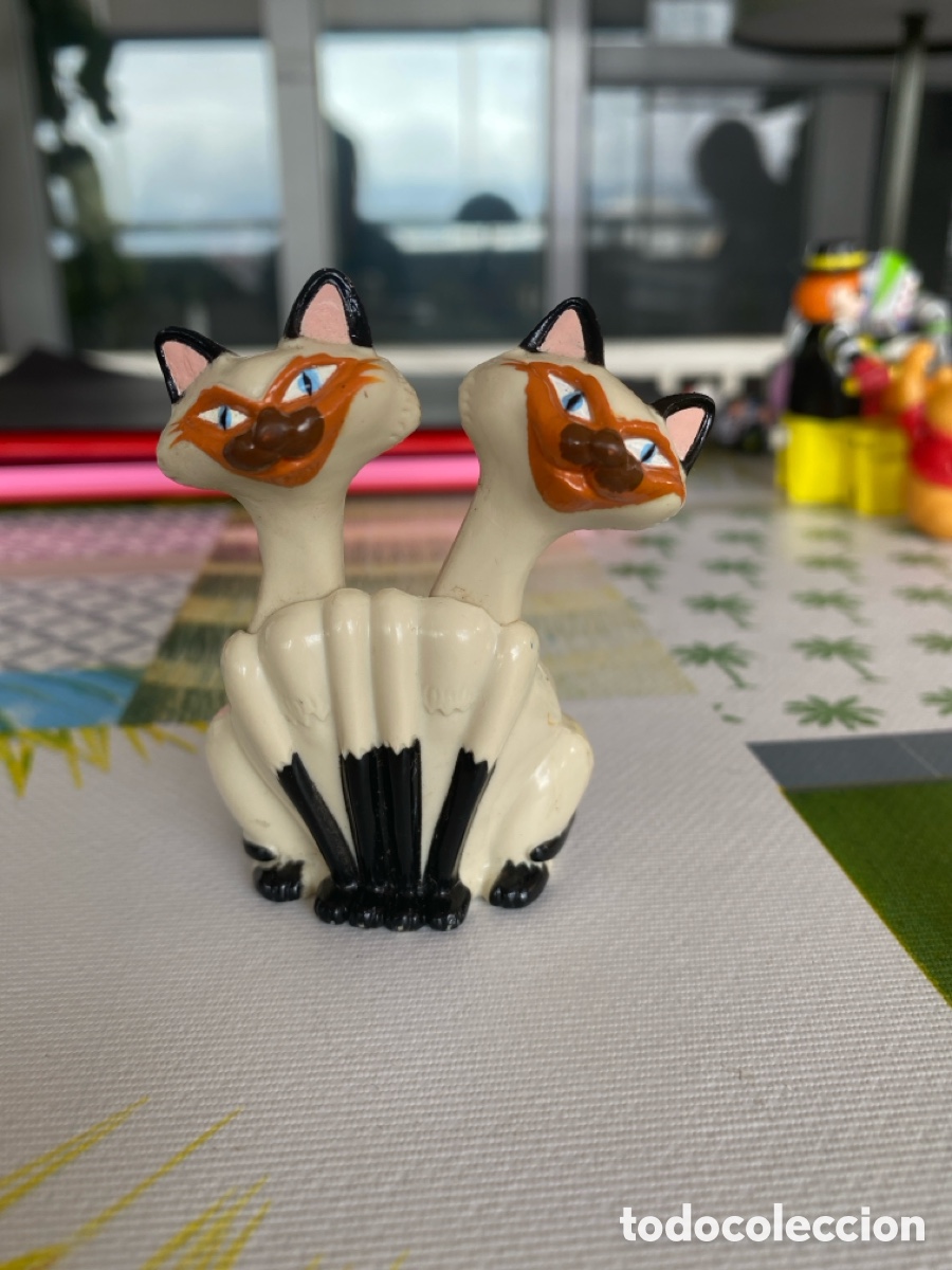 Figuras de Goma y PVC: Figura pl&aacute;stico gatos Siameses Dama y vagabundo disney