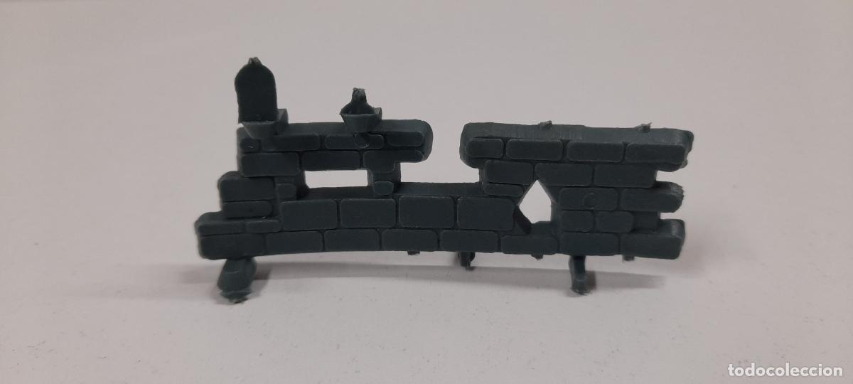 Figuras de Goma y PVC: MURO / DEFENSA . REALIZADO POR MONTAPLEX . ORIGINALES A&Ntilde;OS 70