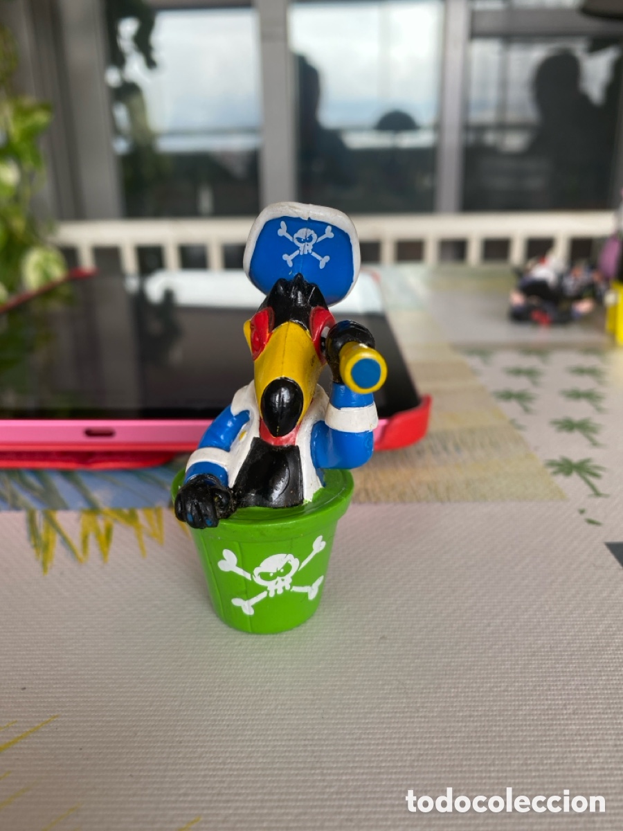 Figuras de Goma y PVC: Figura pvc Valky Pirate producido hoteles Van der Valk