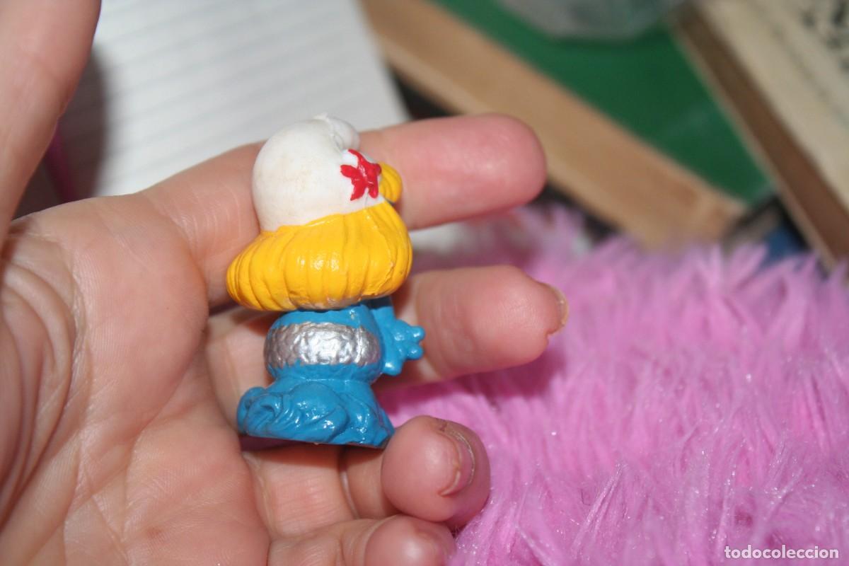 Figuras de goma y PVC: lote de tres mu&ntilde;ecos pitufos pitufina - Foto 7