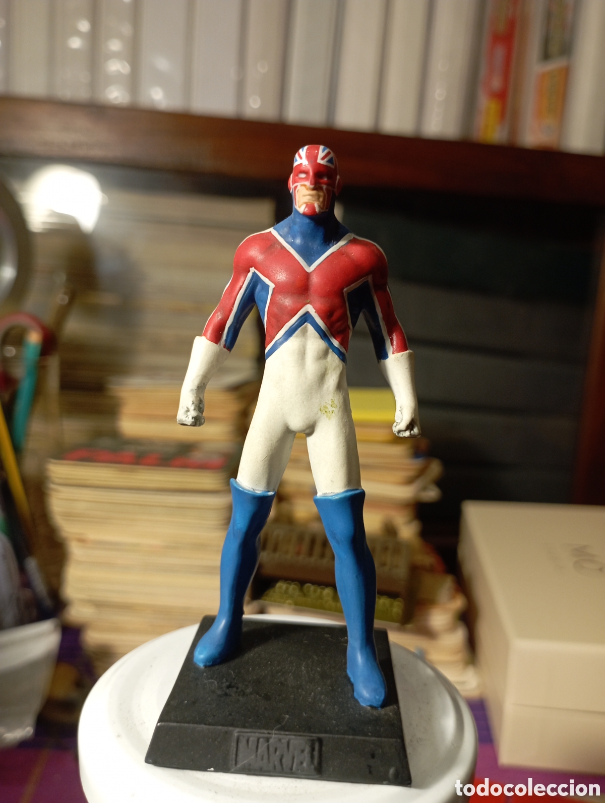 Figuras de Goma y PVC: Figura de plomo Marvel. Capit&aacute;n Breta&ntilde;a, Sobre 10 cm