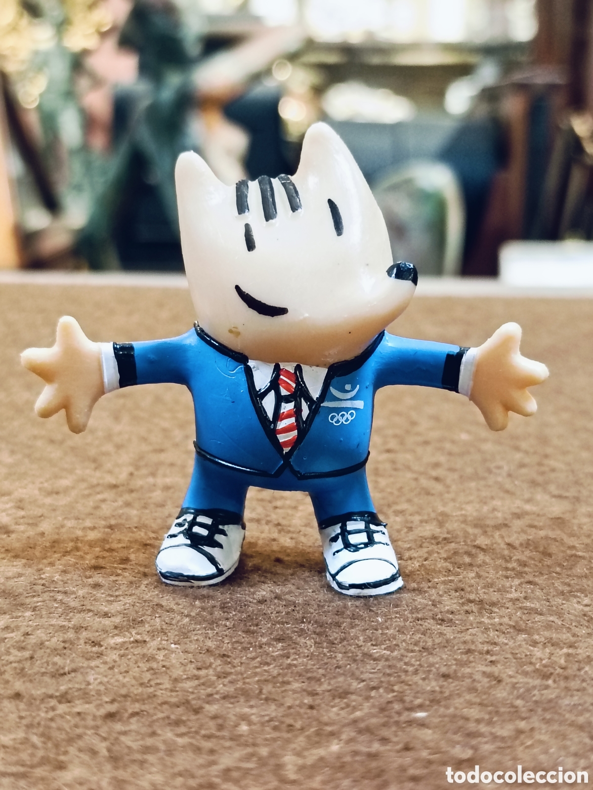 Figuras de Goma y PVC: Antigua figura, COBI, mascota JJOO Ol&iacute;mpicos Barcelona 92 con traje Comit&eacute; Ol&iacute;mpico, a&ntilde;o 1988