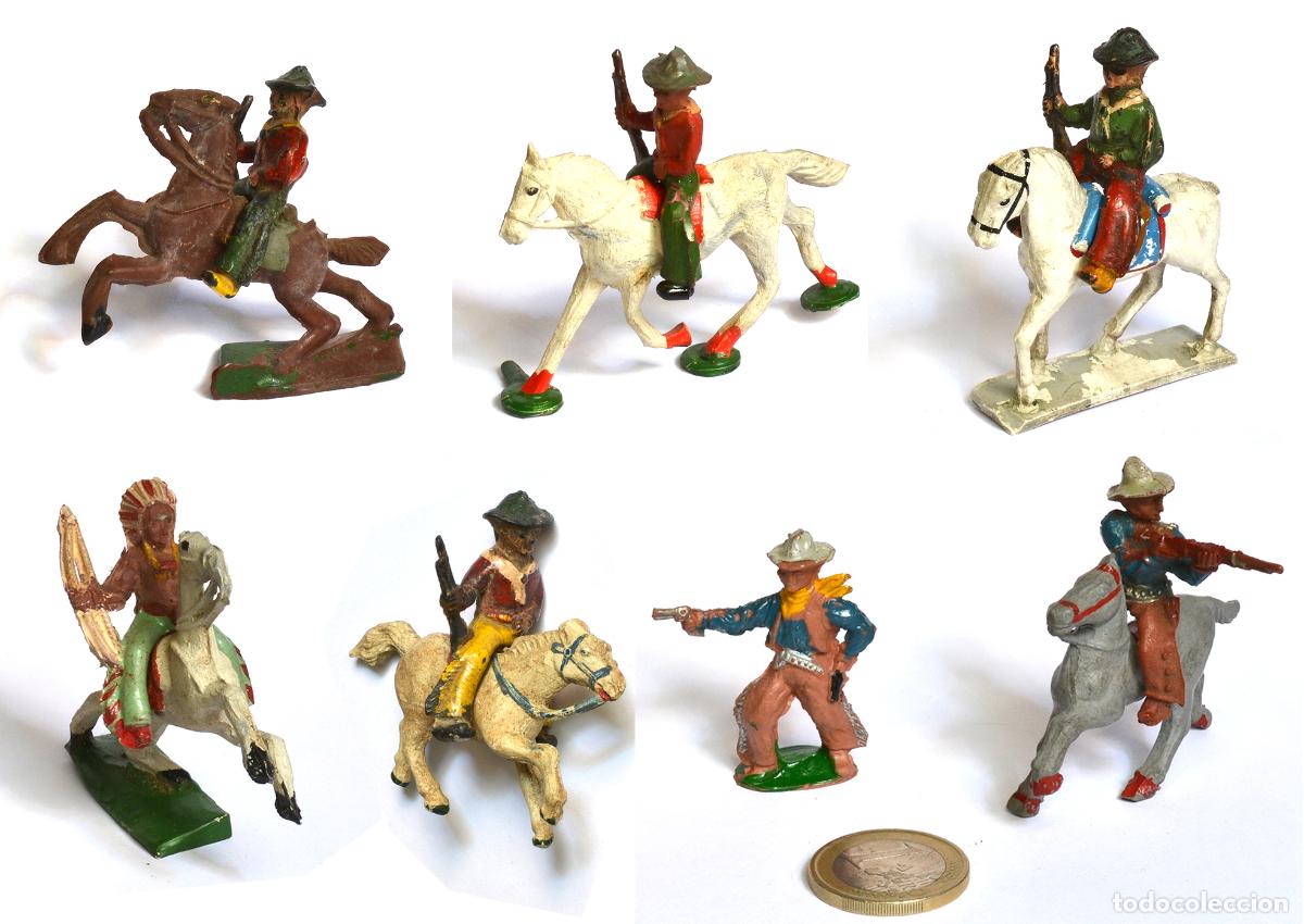 Figuras de Goma y PVC: LOTE DE 7 COWBOYS E INDIOS EN GOMA - ARCLA CAPELL LAFREDO Y OTRAS MARCAS - 1950,S - NO REAMSA
