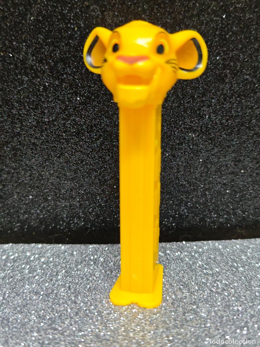 Figuras de Goma y PVC Dispensador PEZ: DISPENSADOR CARAMELOS PEZ DISNEY REY LEON