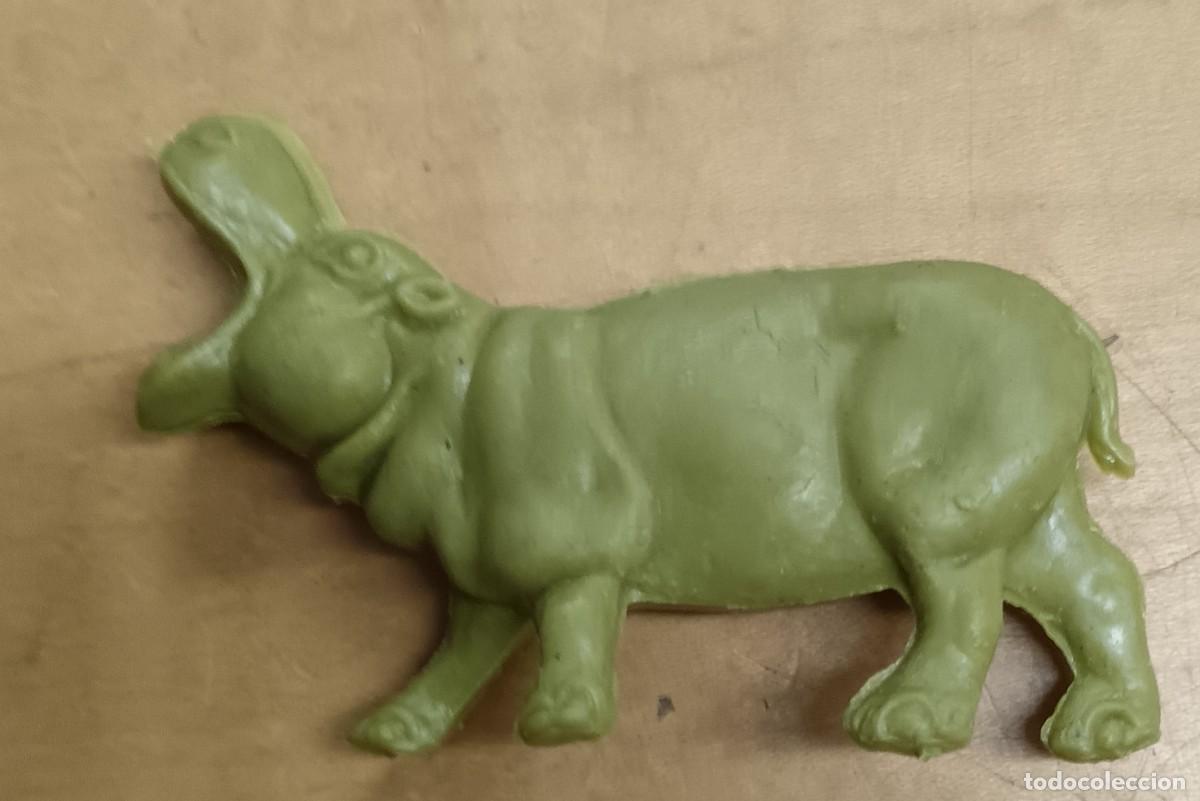 Figuras de Goma y PVC: FIGURA HIPOP&Oacute;TAMO VERDE ANIMALES SALVAJES DETERGENTES PERS&Aacute;N