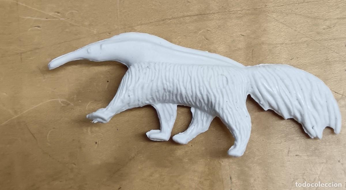 Figuras de Goma y PVC: FIGURA OSO HORMIGUERO BLANCO ANIMALES SALVAJES DETERGENTES PERS&Aacute;N