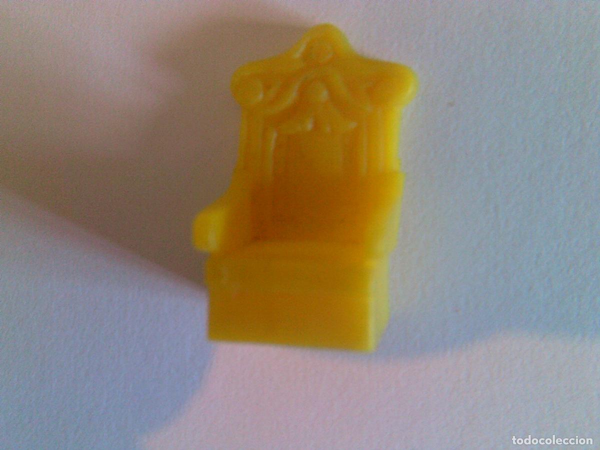 Figuras de Goma y PVC: Figura Dunkin Premium David el Gnomo silla amarilla