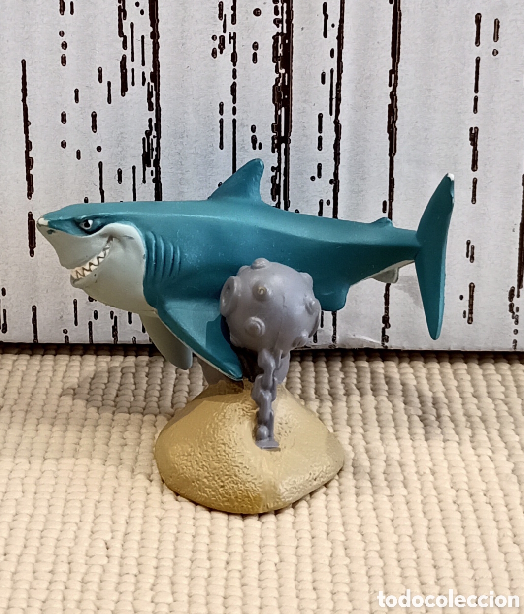 Figuras de Goma y PVC: Personaje tibur&oacute;n Buscando a Nemo Walt Disney Pixar