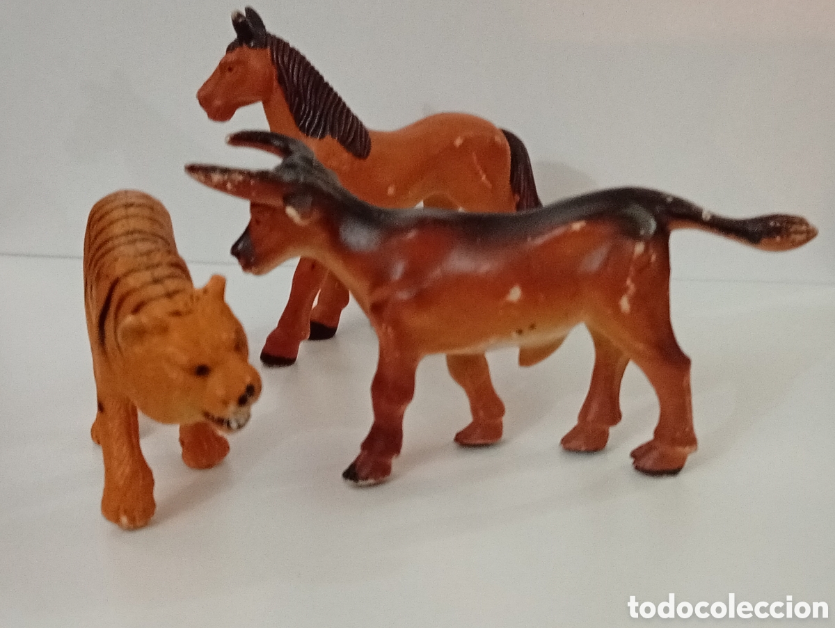 Figuras de Goma y PVC: Lote 3 Figuras de Animales Vintage - Marca Funrise (Caballo, Toro/Buey y Tigre)