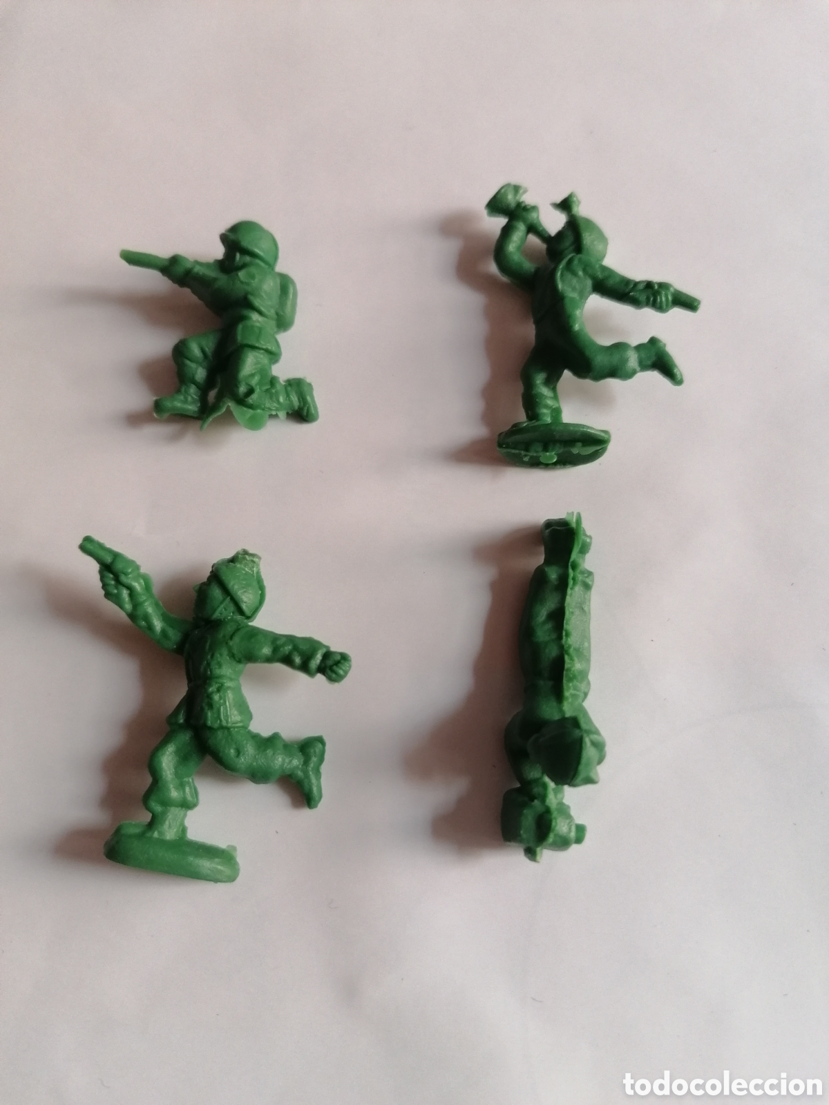 Figuras de Goma y PVC: Lote Cuatro Soldados Verdes Montaplex?, Dunkin? A&ntilde;os 70. 3'5 Cm