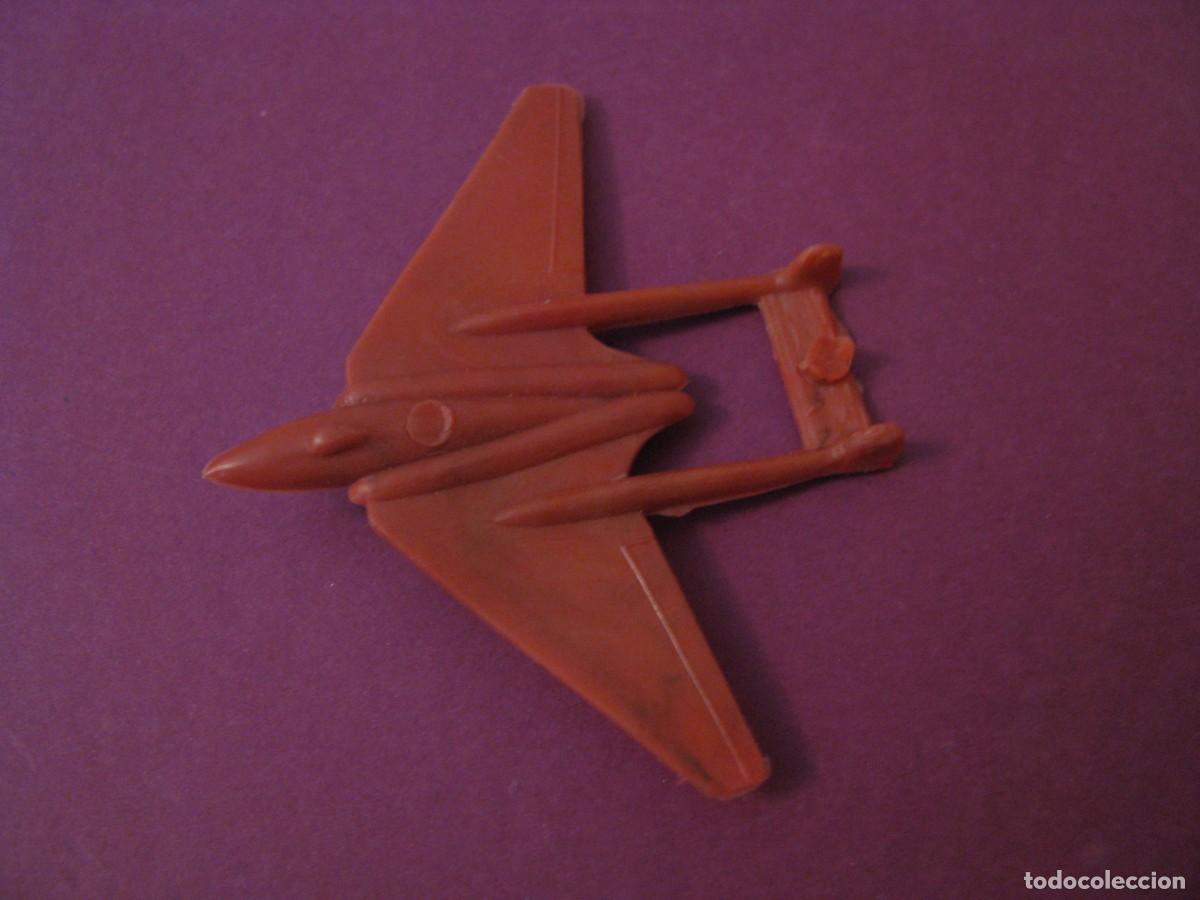 Figuras de Goma y PVC: AVION DE PLASTICO. 5,5X4,5 CM