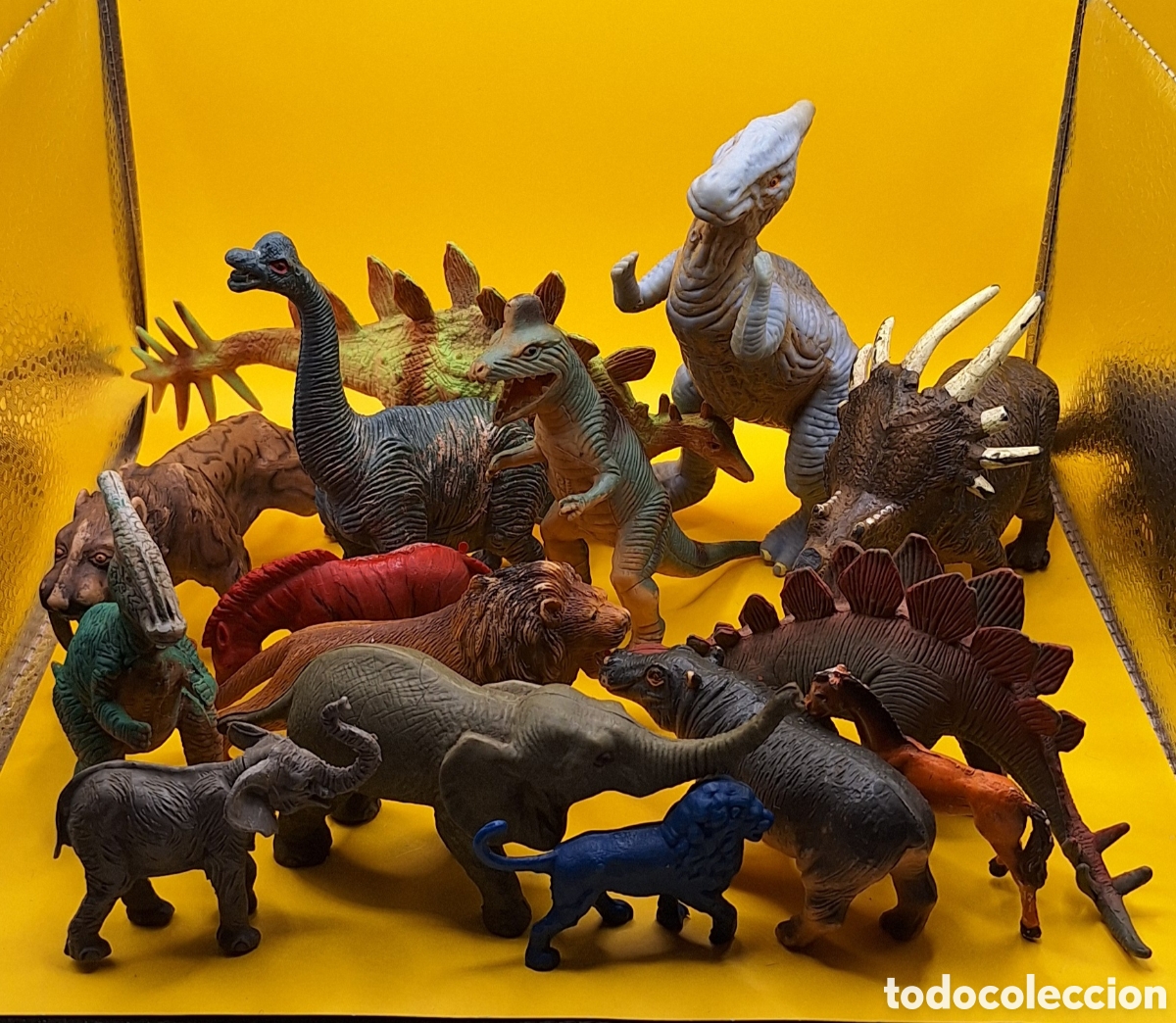 Figuras de Goma y PVC: Lote de 15 Dinosaurios - Animales de Juguete
