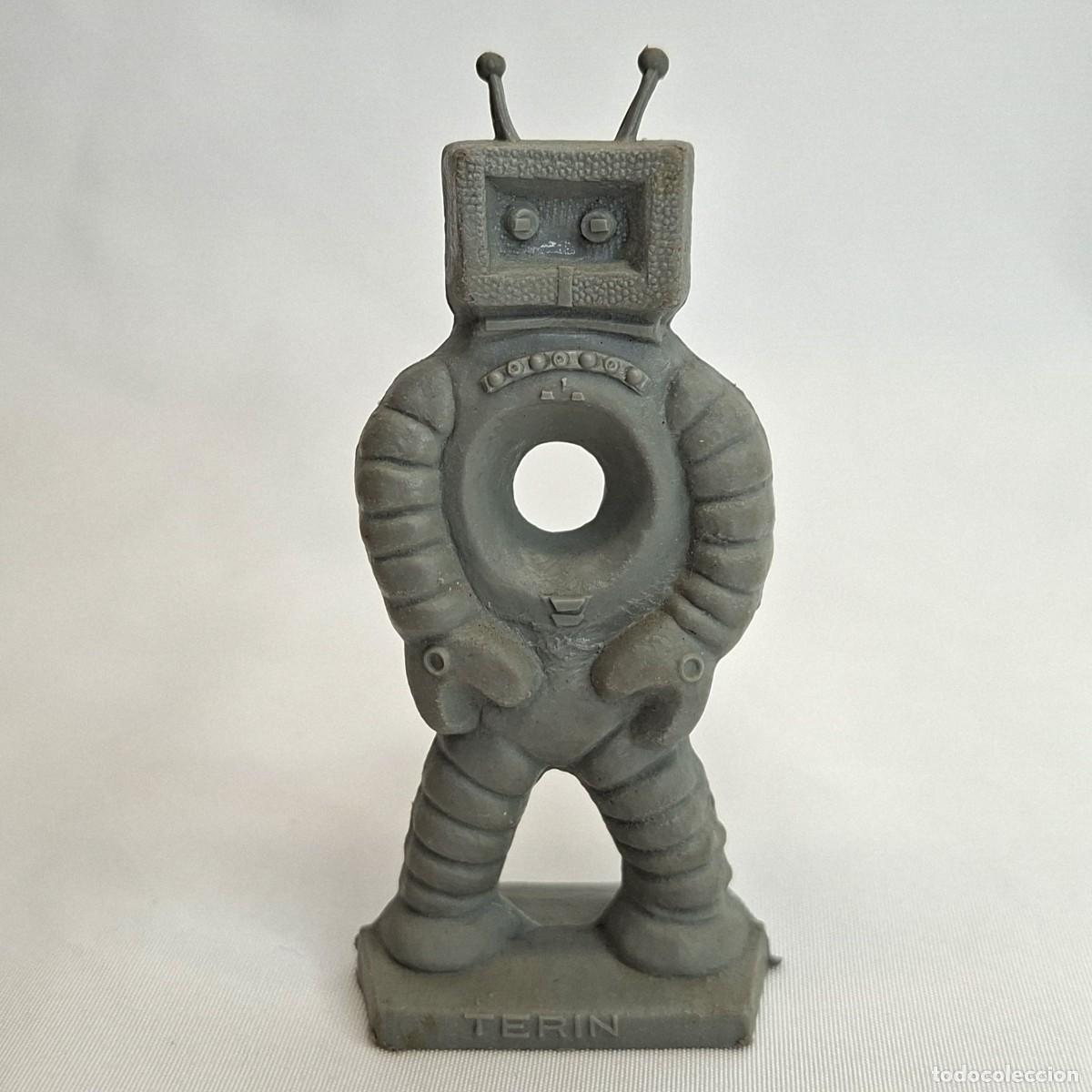 Figuras de Goma y PVC: FIGURA DE PL&Aacute;STICO DE TERIN DETERGENTE.