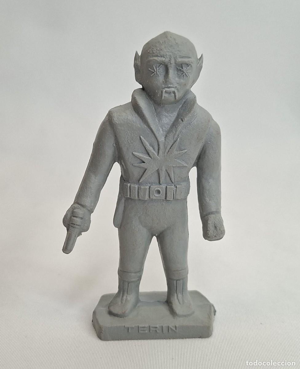 Figuras de Goma y PVC: FIGURA DE PL&Aacute;STICO DE TERIN DETERGENTE.