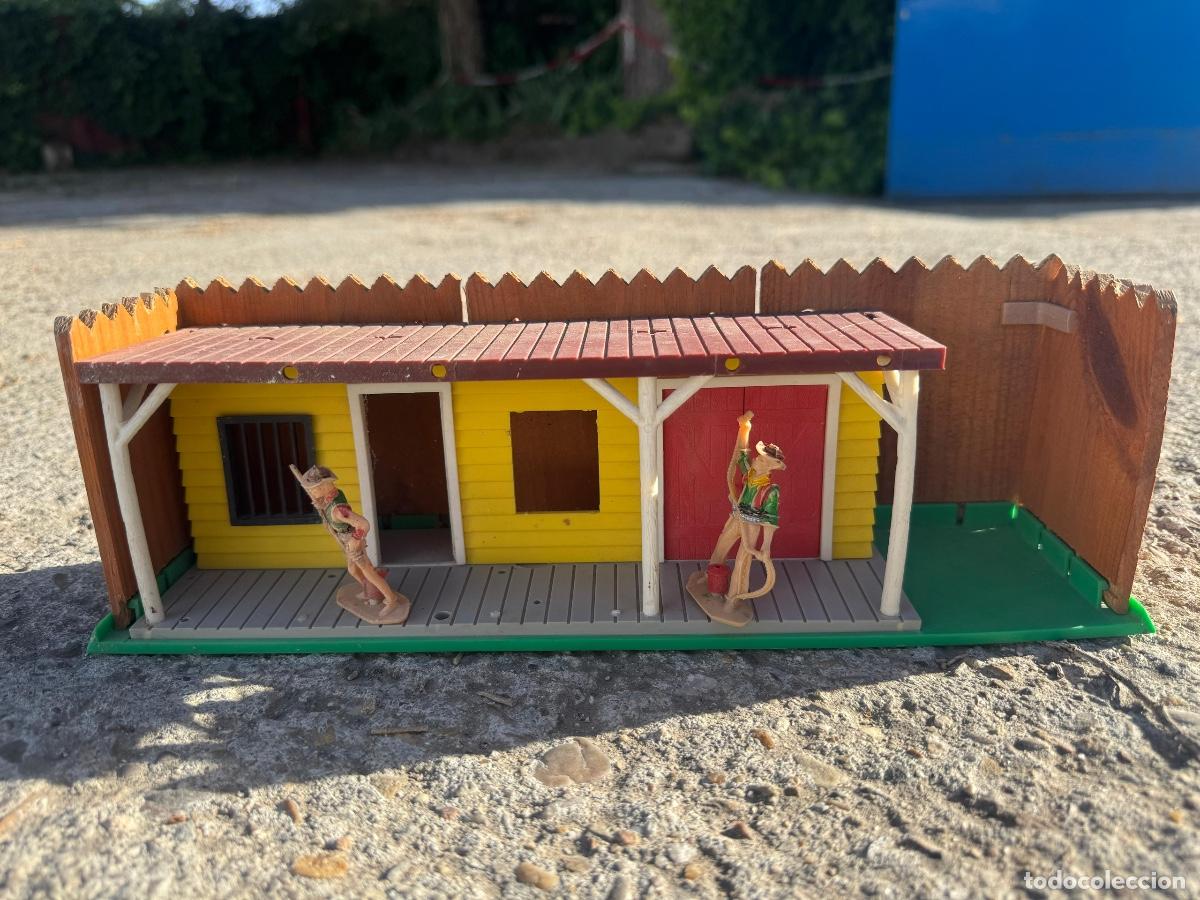 Figuras de Goma y PVC: Fuerte juguete comansi o similar vaqueros madera pl&aacute;stico 41cms