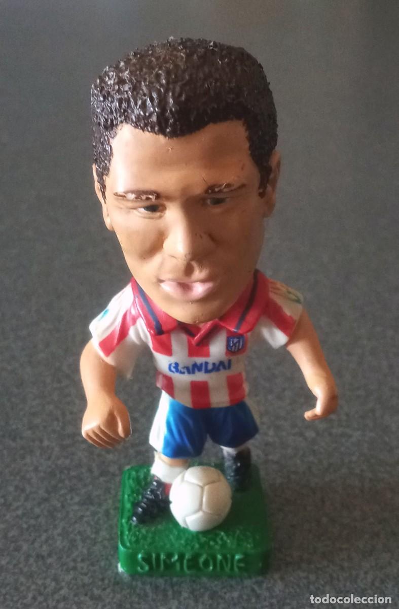 Figuras de Goma y PVC: Mu&ntilde;eco Simeone Atl&eacute;tico De Madrid Bandai