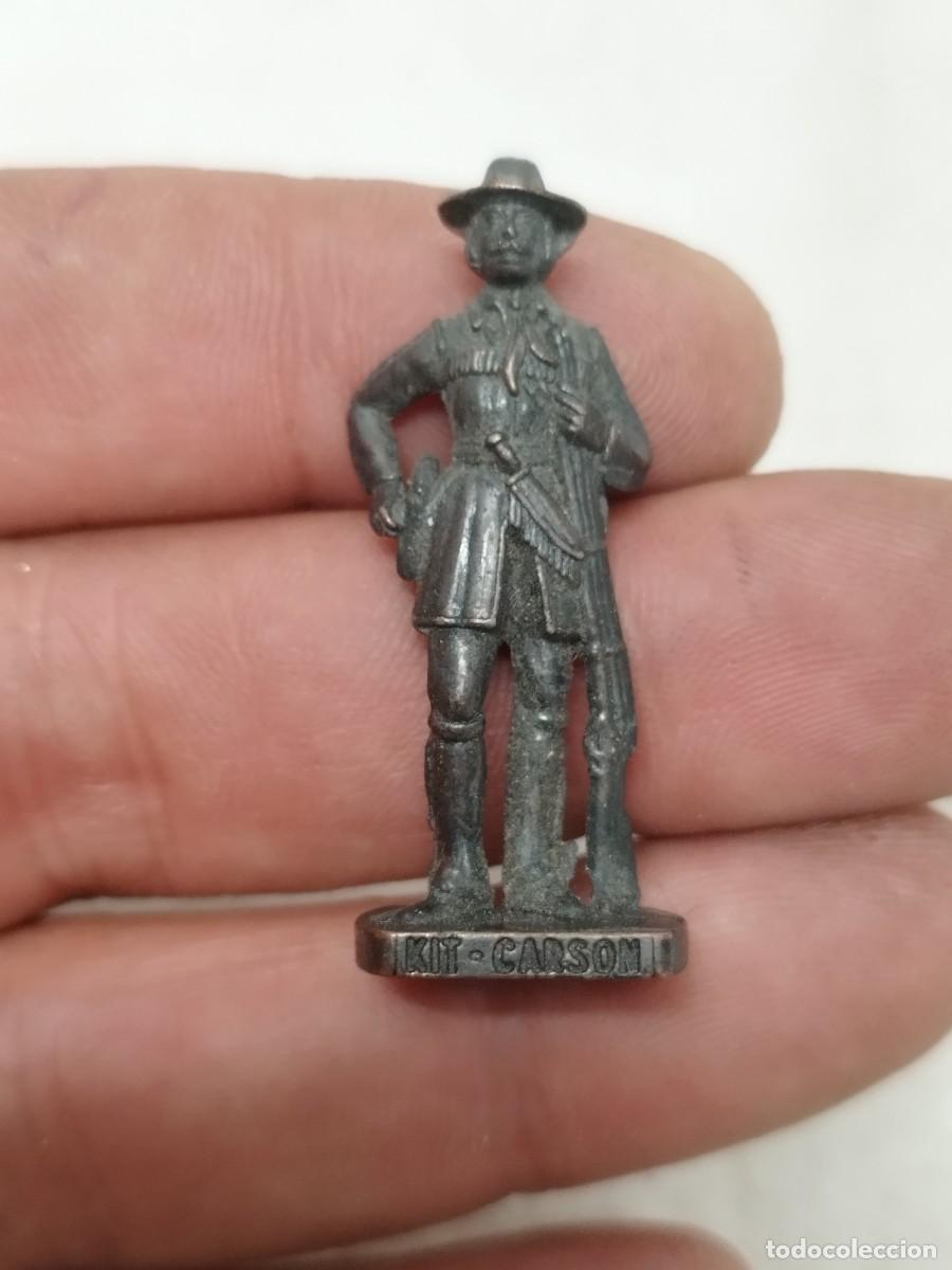 Figuras de Borracha e PVC: Figura o mu&ntilde;eco de metal, Kit Carson Scame.