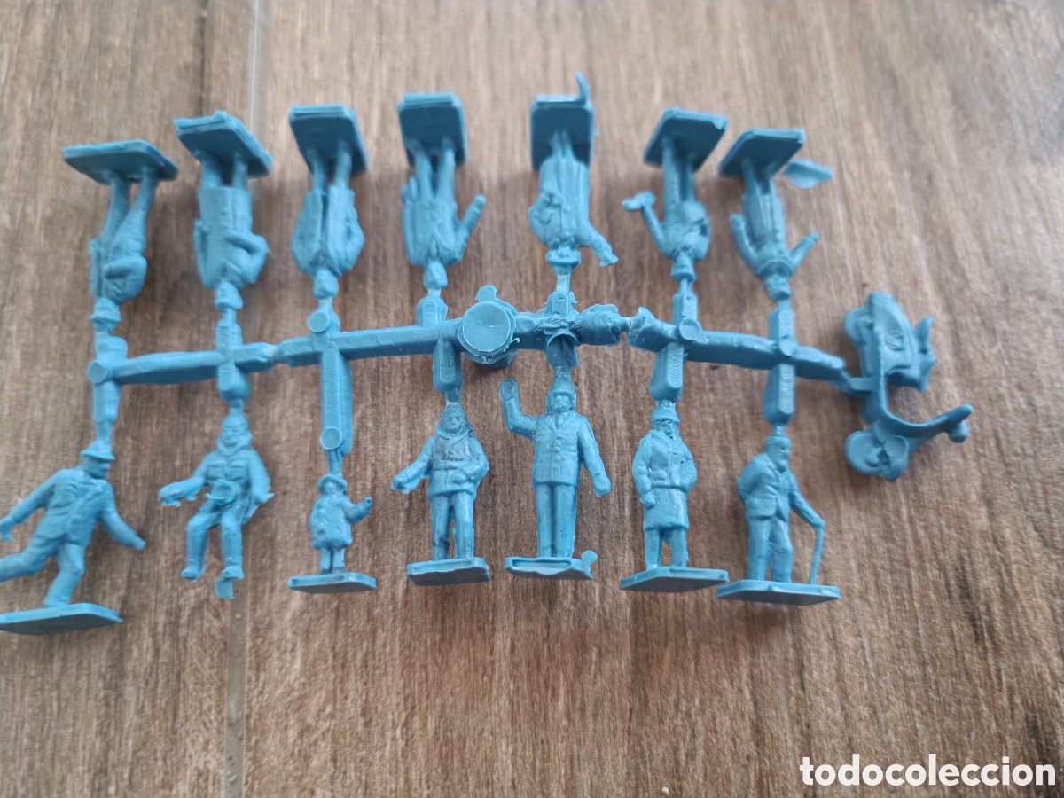 Figuras de Goma y PVC: Colada de ciudadanos - montaplex