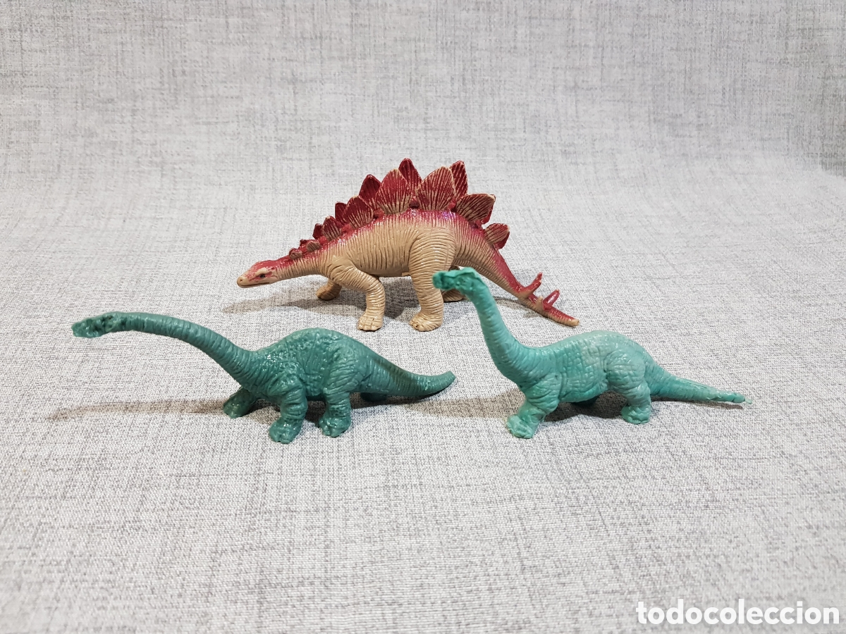 Figuras de Goma y PVC: FIGURAS DINISAURIOS DE PL&Aacute;STICO. FABRICANTE NO IDENTIFICADO.