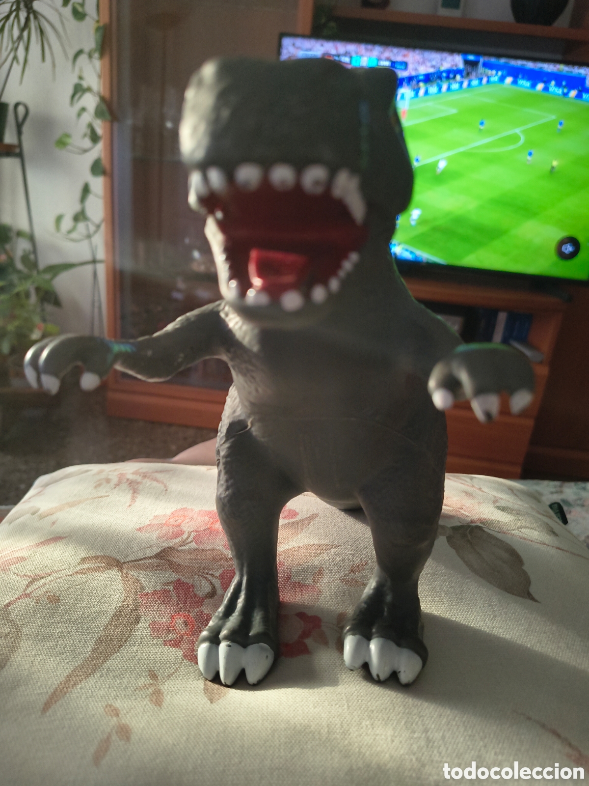 Figuras de Goma y PVC: ESTUCHE TIRANOSAURIO.