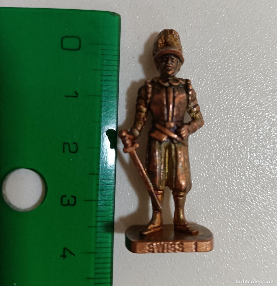 Figuras de Goma Kinder: kinder metalico mu&ntilde;eco soldado metal figura escala miniatura a&ntilde;os k96 swiss suizo guardia espada