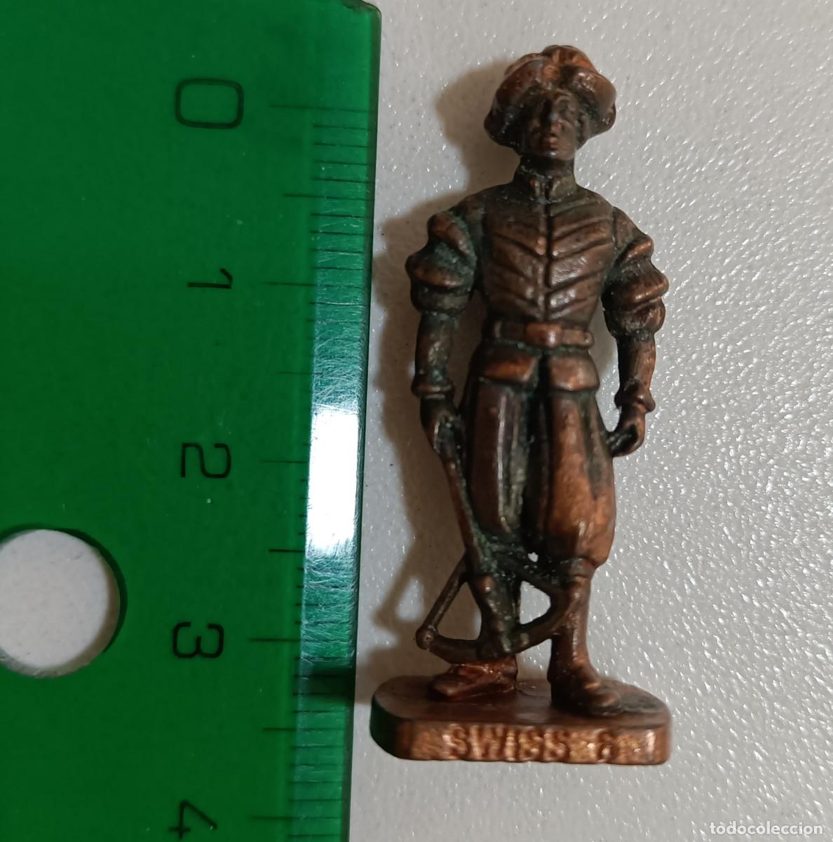 Figuras de Goma Kinder: kinder metalico mu&ntilde;eco soldado metal figura escala miniatura a&ntilde;os k96 swiss suizo guardia ballesta 6