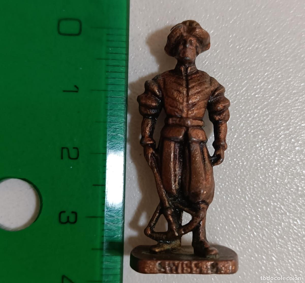 Figuras de Goma Kinder: kinder metalico mu&ntilde;eco soldado metal figura escala miniatura a&ntilde;os k96 swiss suizo guardia ballesta 6