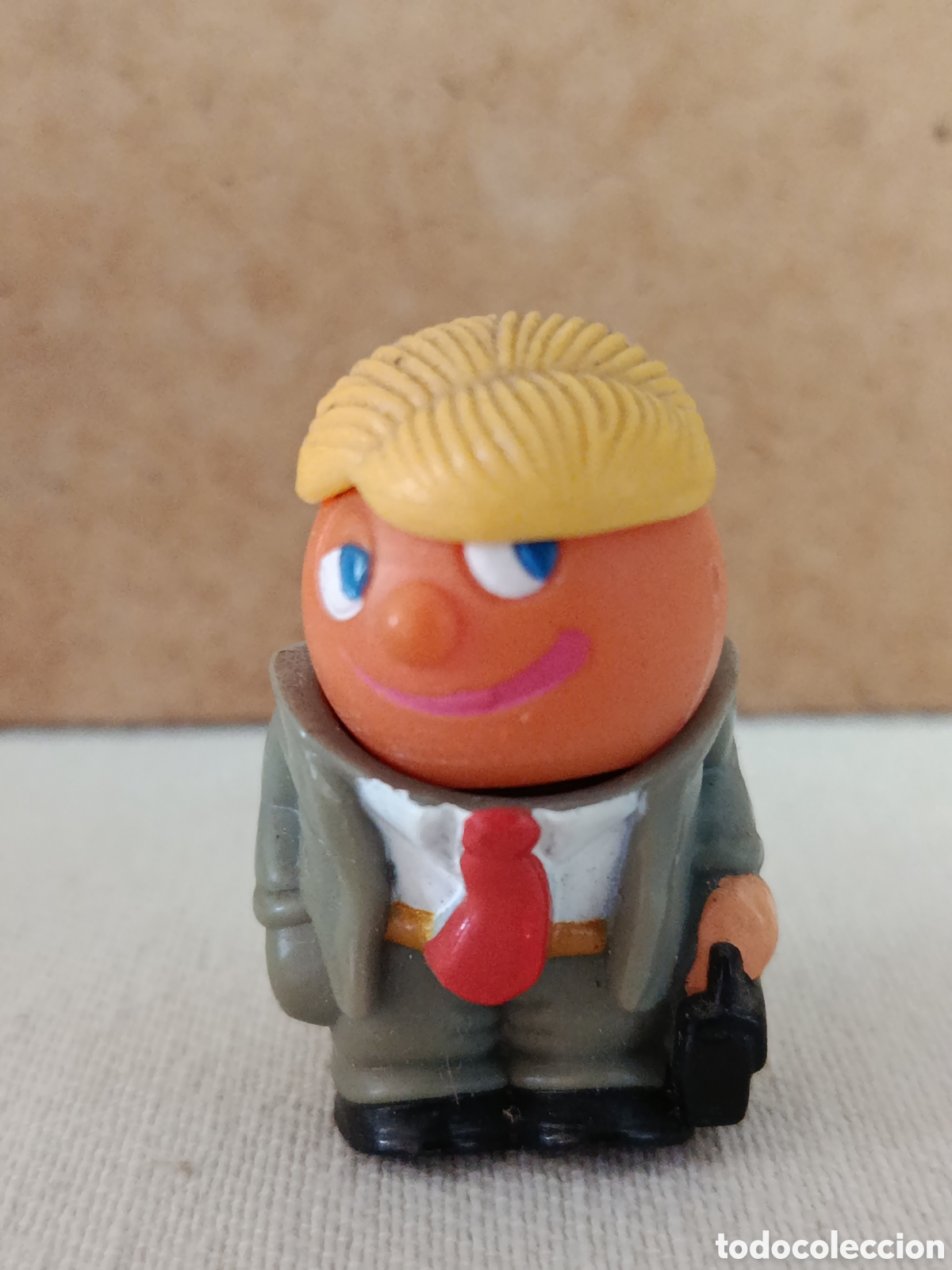 Figuras de Goma Kinder: figura de la marca Kinder Sorpresa, proveniente de la serie &rdquo;Ball People&rdquo;