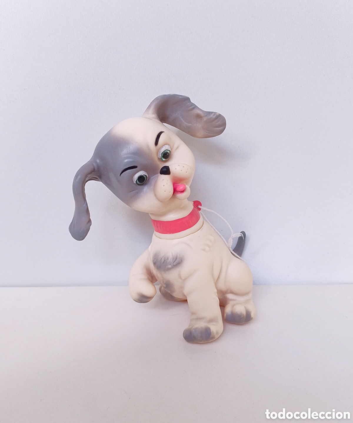 Figuras de Goma y PVC: Antiguo perro de goma Famosa con cabeza articulada blanco ojos de cristal a&ntilde;os 60 70 vintage mu&ntilde;eco