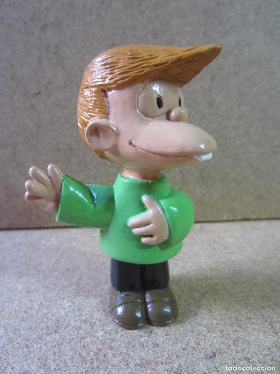Figuras de Goma y PVC: Felipe Amigo de Mafalda (Quino Marukatsu 2005)