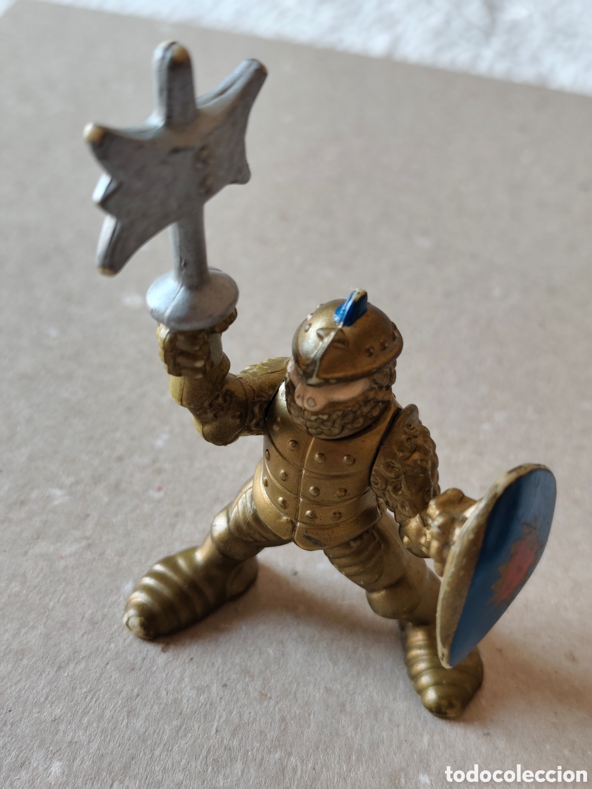 Figuras de Goma y PVC: Caballero dorado Fisher Price Castillo
