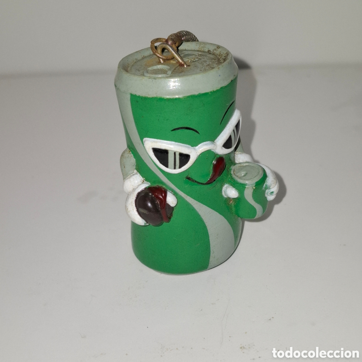 Figuras de Goma y PVC: FIGURA DE PVC CON LLAVERO PROMOCIONAL DE SEVEN UP PREMIUM A&Ntilde;OS 80