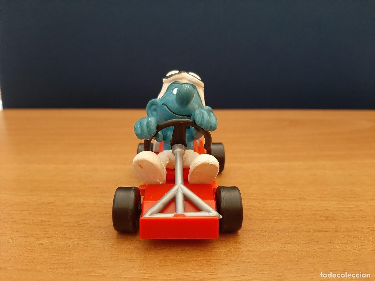 Figuras de goma y PVC: PITUFO CON COCHE - SCHLEICH - Foto 2