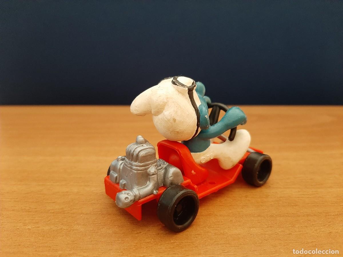 Figuras de goma y PVC: PITUFO CON COCHE - SCHLEICH - Foto 5