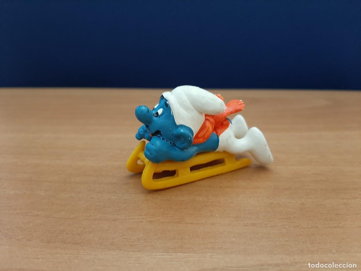 Figuras de goma y PVC: PITUFO CON TRINEO - SCHLEICH - Foto 3