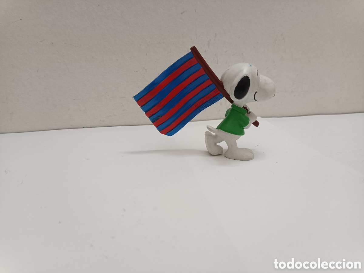 Figuras de Goma y PVC: Figura PVC. Snoopy abanderado