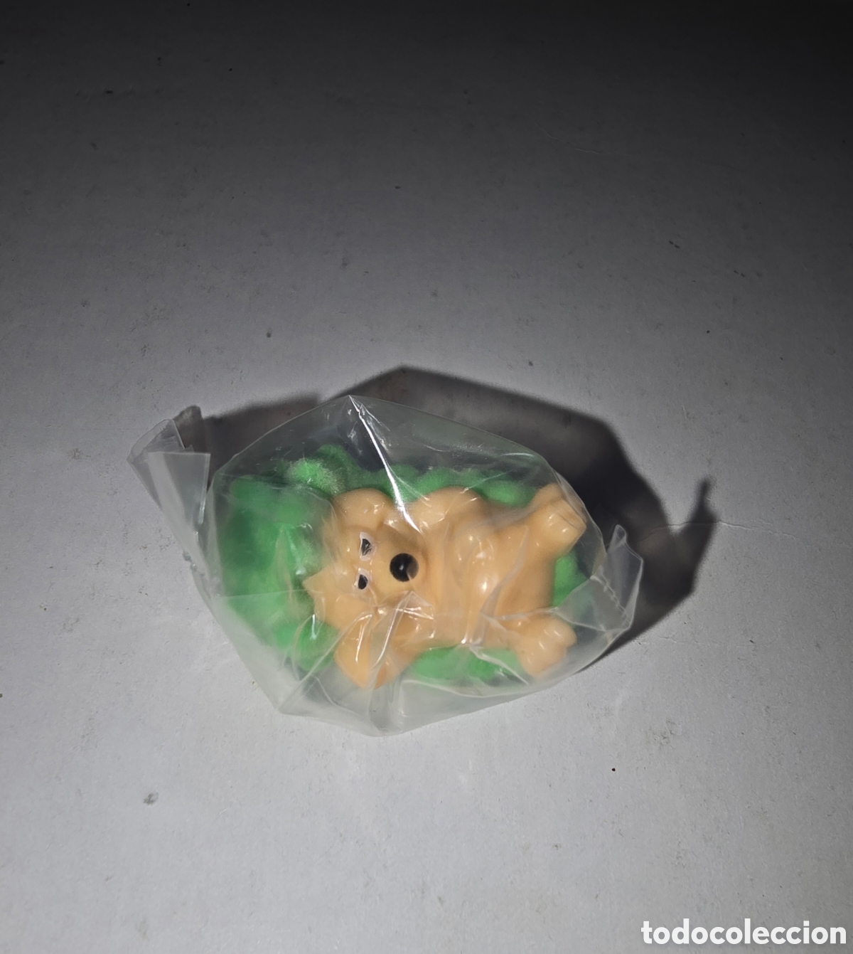 Figuras de Goma Kinder: Figura kinder FF346 erizo verde terciopelo mu&ntilde;eco colecci&oacute;n premium animal animalito